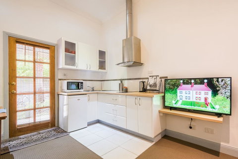 Avalon House - Accommodation Sunshine Coast 31
