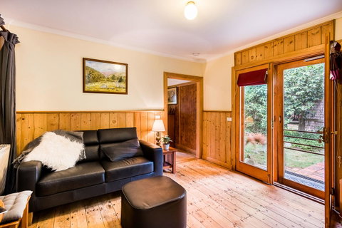 Avalon House - Accommodation Sunshine Coast 8