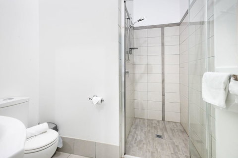 Avalon House - Accommodation Sunshine Coast 36