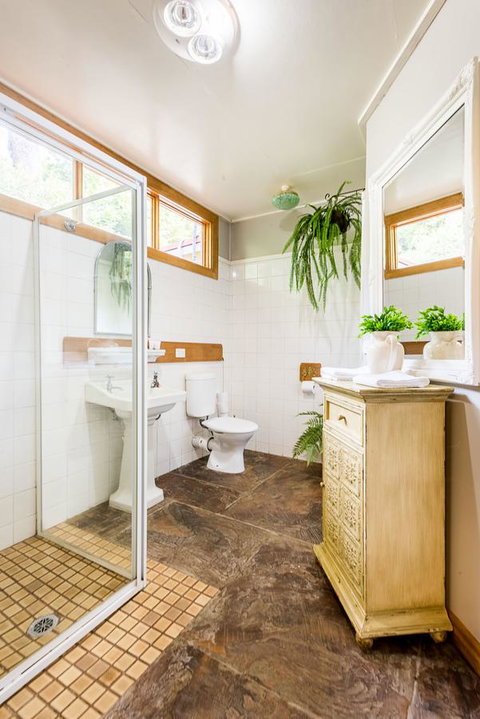 Avalon House - Accommodation Sunshine Coast 21