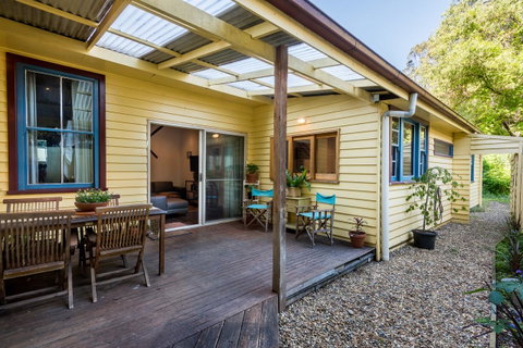 Avalon House - Accommodation Sunshine Coast 9