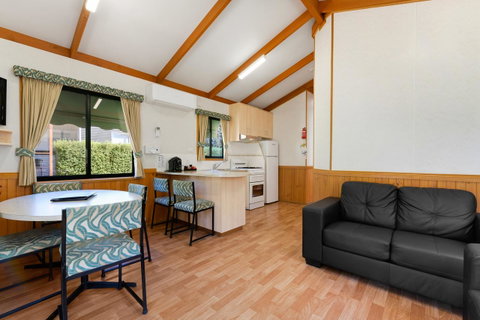 Bright Riverside Holiday Park - Accommodation Sunshine Coast 23