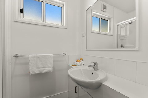 Bright Riverside Holiday Park - Accommodation Sunshine Coast 8