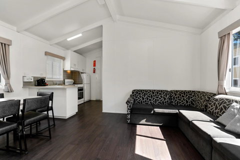 Bright Riverside Holiday Park - Accommodation Sunshine Coast 6