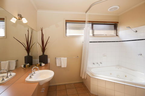 Lorne Surf Apartments - Accommodation Sunshine Coast 32