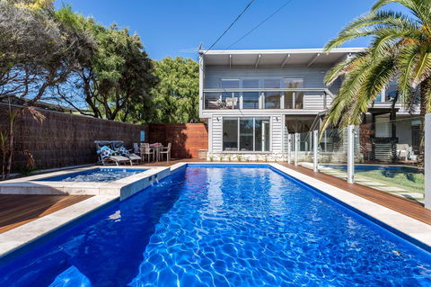 Front Beach House - Accommodation Sunshine Coast 0