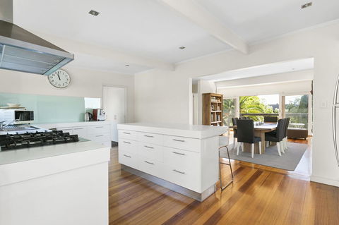 Front Beach House - Accommodation Sunshine Coast 3