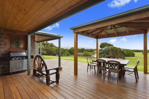 Apollo Bay Cottages - Accommodation Sunshine Coast 4
