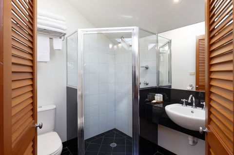 54 On Bank - Accommodation Sunshine Coast 17