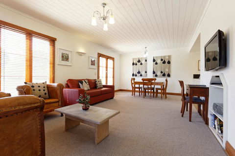 54 On Bank - Accommodation Sunshine Coast 31