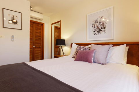54 On Bank - Accommodation Sunshine Coast 25