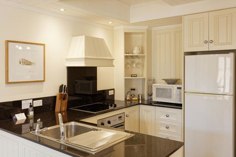 54 On Bank - Accommodation Sunshine Coast 27