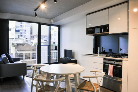 Mono Apartments On La Trobe Street - Accommodation Sunshine Coast 0