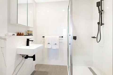 The Hamptons Apartments - St Kilda - Accommodation Sunshine Coast 11