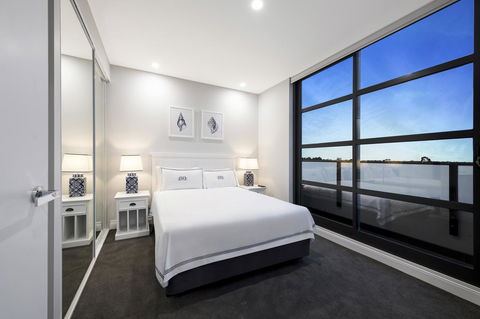 The Hamptons Apartments - St Kilda - Accommodation Sunshine Coast 4