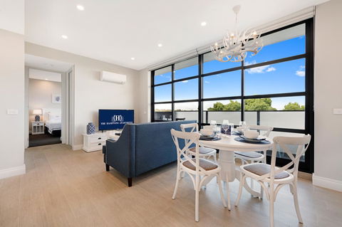 The Hamptons Apartments - St Kilda - Accommodation Sunshine Coast 2
