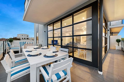 The Hamptons Apartments - St Kilda - Accommodation Sunshine Coast 31