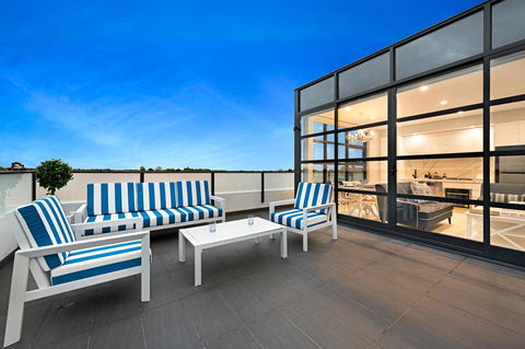The Hamptons Apartments - St Kilda - Accommodation Sunshine Coast 3