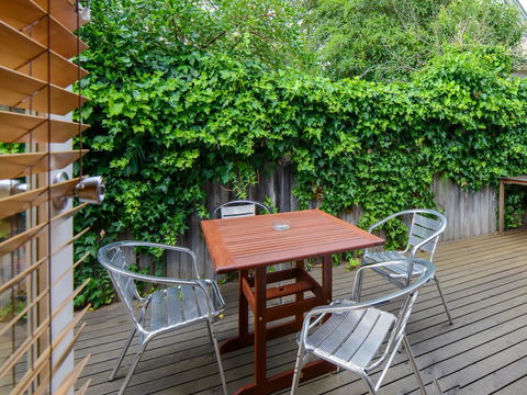 Boutique Stays Sandyside- Sandringham Villa Units - Accommodation Sunshine Coast 10