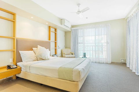 Deep Blue Hotel & Hot Springs - Accommodation Sunshine Coast 43