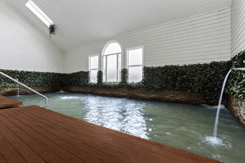 Deep Blue Hotel & Hot Springs - Accommodation Sunshine Coast 12