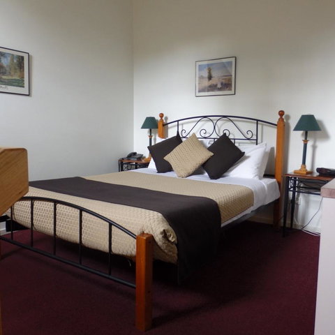 Bright Chalet - Accommodation Sunshine Coast 3