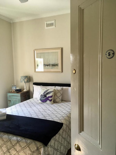 The Alexandra Hotel - Accommodation Sunshine Coast 12