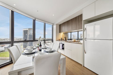 Best Views On Collins - Accommodation Sunshine Coast 29