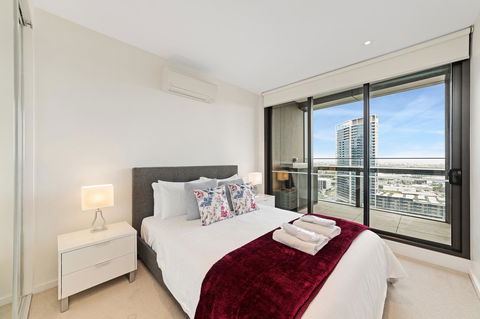 Best Views On Collins - Accommodation Sunshine Coast 10