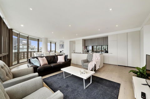 Best Views On Collins - Accommodation Sunshine Coast 19