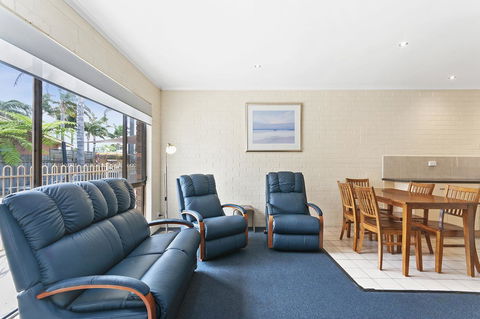 Allambi Holiday Apartments - Accommodation Sunshine Coast 3