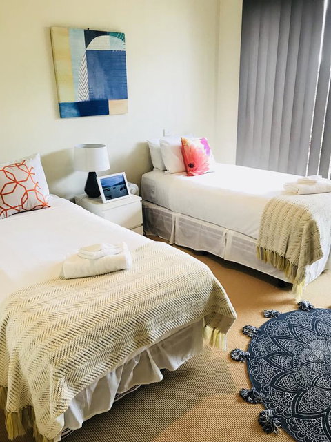 Ocean View Treetops Retreat - Accommodation Sunshine Coast 3