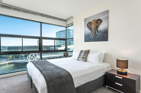 Waterfront Melbourne Apartments - Accommodation Sunshine Coast 7