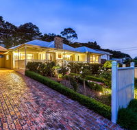 Lovely 5BR full house in Glen Waverley walk to train bus  shops - Accommodation Sunshine Coast