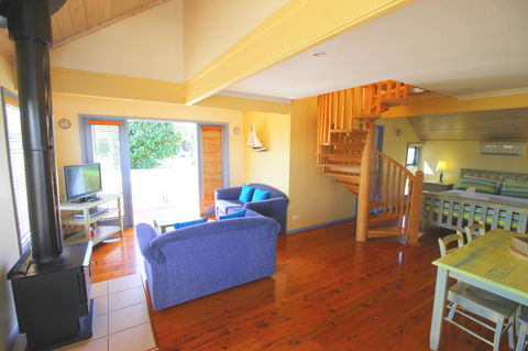 Rayville Boat Houses - Accommodation Sunshine Coast 3