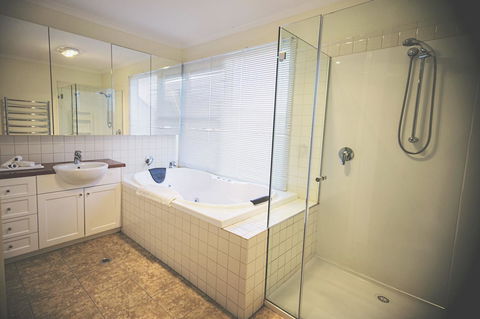 Rayville Boat Houses - Accommodation Sunshine Coast 13