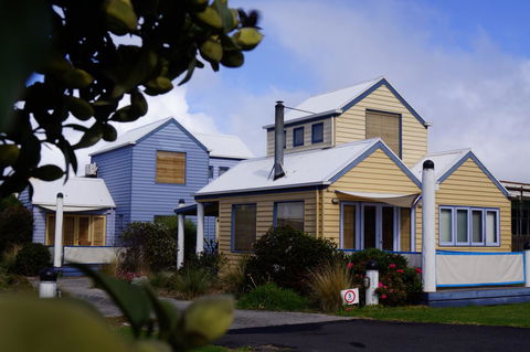 Rayville Boat Houses - Accommodation Sunshine Coast 0