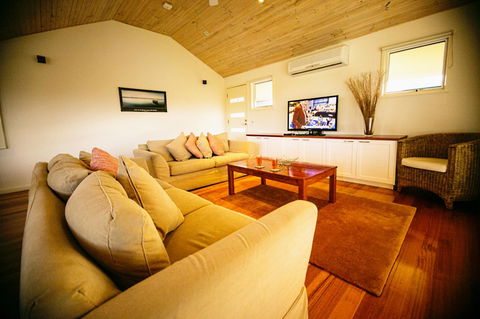 Rayville Boat Houses - Accommodation Sunshine Coast 7
