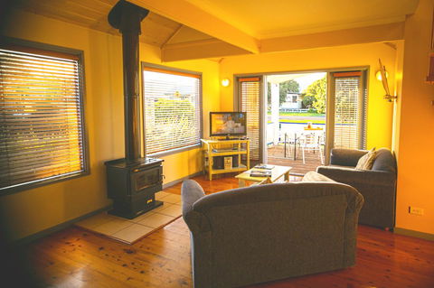 Rayville Boat Houses - Accommodation Sunshine Coast 4