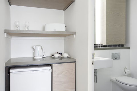 St Kilda Central Apartments - Accommodation Sunshine Coast 14