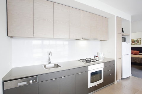 St Kilda Central Apartments - Accommodation Sunshine Coast 15