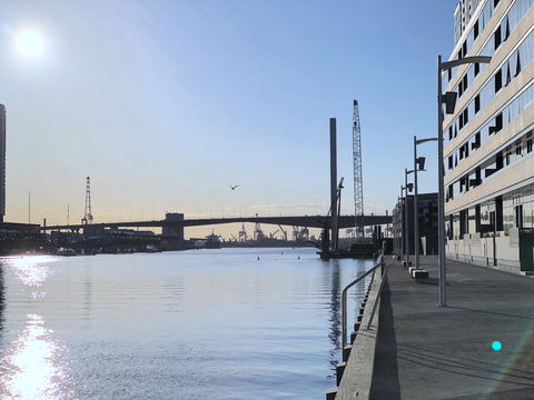 Pride Docklands Waterfront Apartment City View - Accommodation Sunshine Coast 6