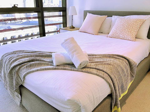Pride Docklands Waterfront Apartment City View - Accommodation Sunshine Coast 41