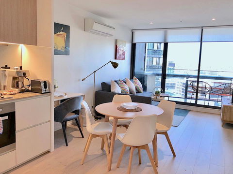 Pride Docklands Waterfront Apartment City View - Accommodation Sunshine Coast 5