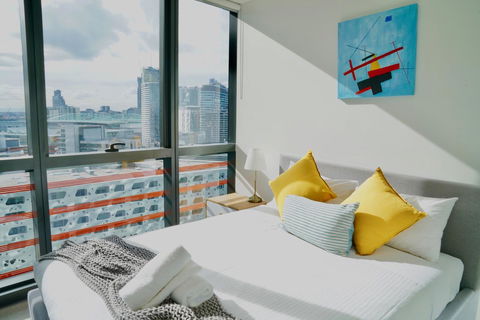 Pride Docklands Waterfront Apartment City View - Accommodation Sunshine Coast 10