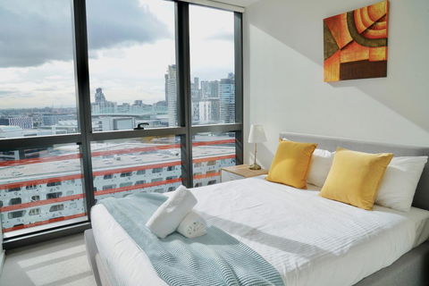 Pride Docklands Waterfront Apartment City View - Accommodation Sunshine Coast 9