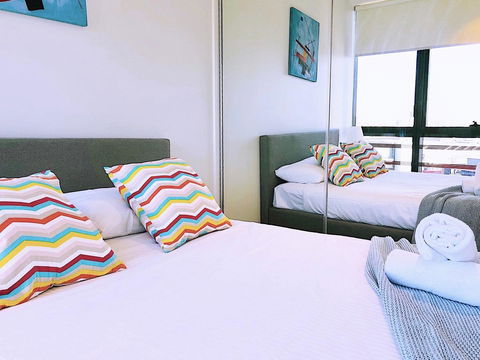 Pride Docklands Waterfront Apartment City View - Accommodation Sunshine Coast 8