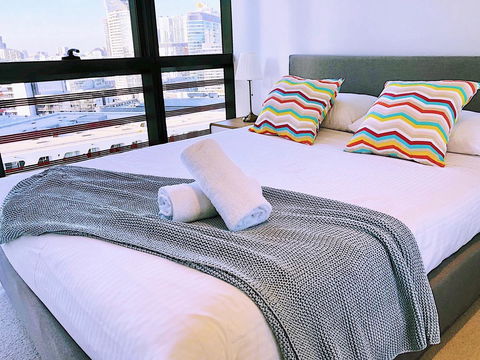 Pride Docklands Waterfront Apartment City View - Accommodation Sunshine Coast 26