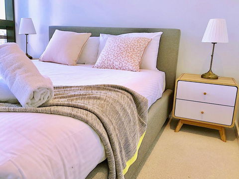Pride Docklands Waterfront Apartment City View - Accommodation Sunshine Coast 25