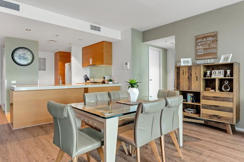 Docklands Private Collection - NEWQUAY - Accommodation Sunshine Coast 1